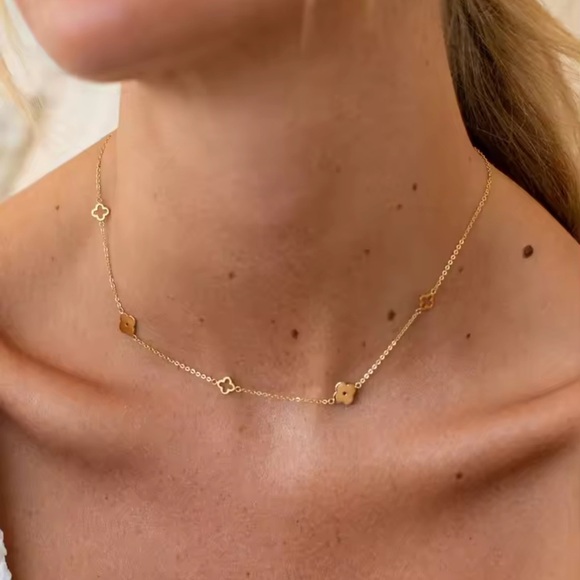 Alhambra 2PCS Gold Clover
Stainless Steel Necklace & Bracelet Set ✨ - Picture 9 of 17